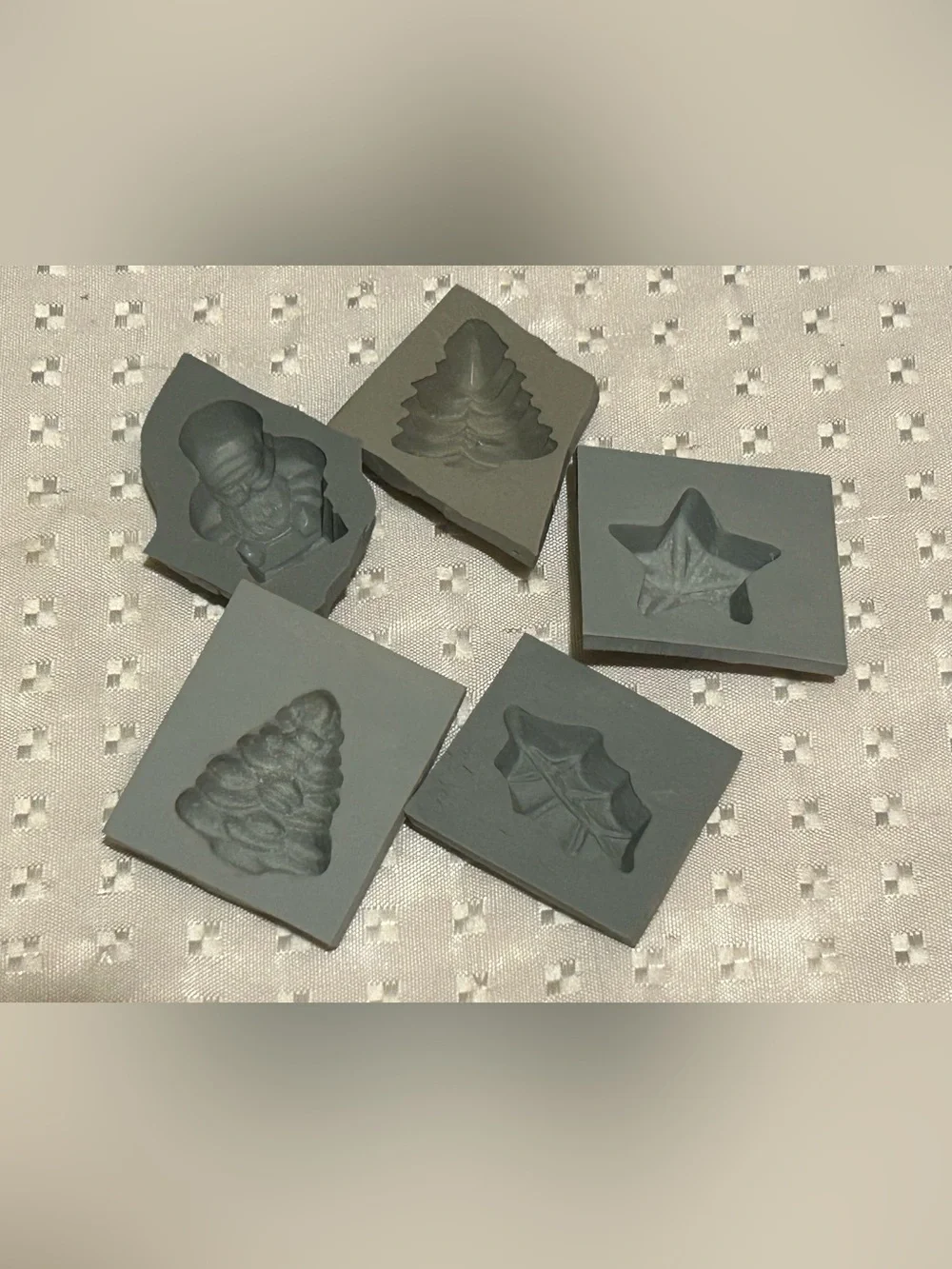 24 Vintage Rubber Molds Holidays , Leaves , Bells Mint Wedding Candy